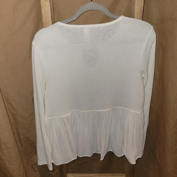 Altar'd State White Thermal Long Sleeve top - Picture 3 of 3